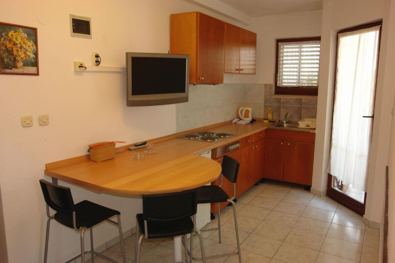 Apartmani Milokanovic Funtana Extérieur photo