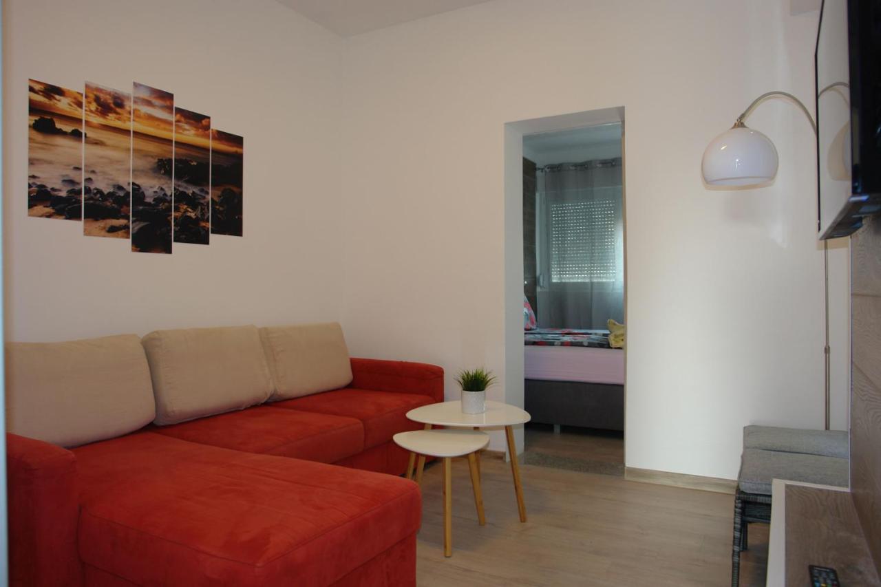 Apartmani Milokanovic Funtana Extérieur photo