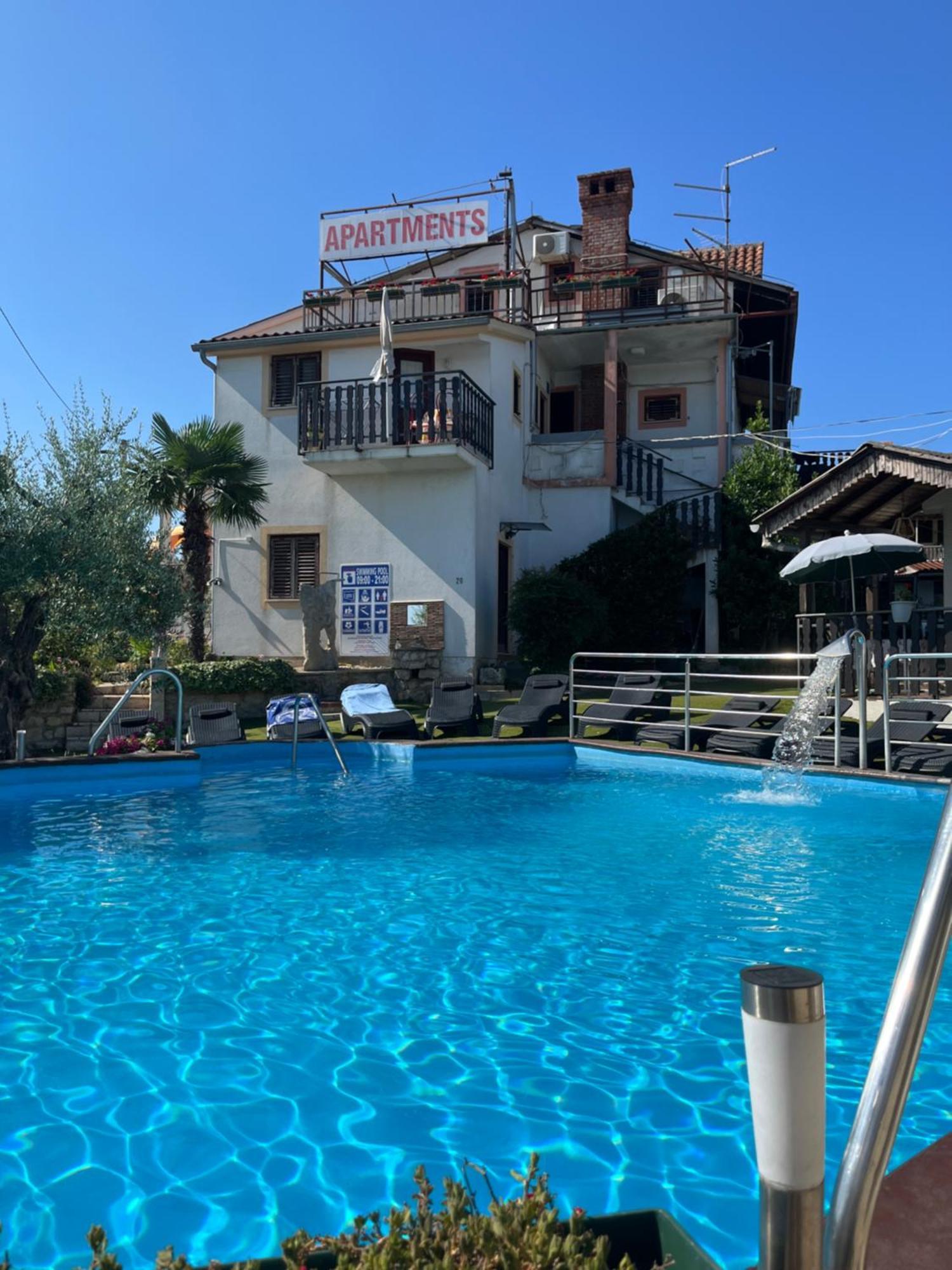Apartmani Milokanovic Funtana Extérieur photo
