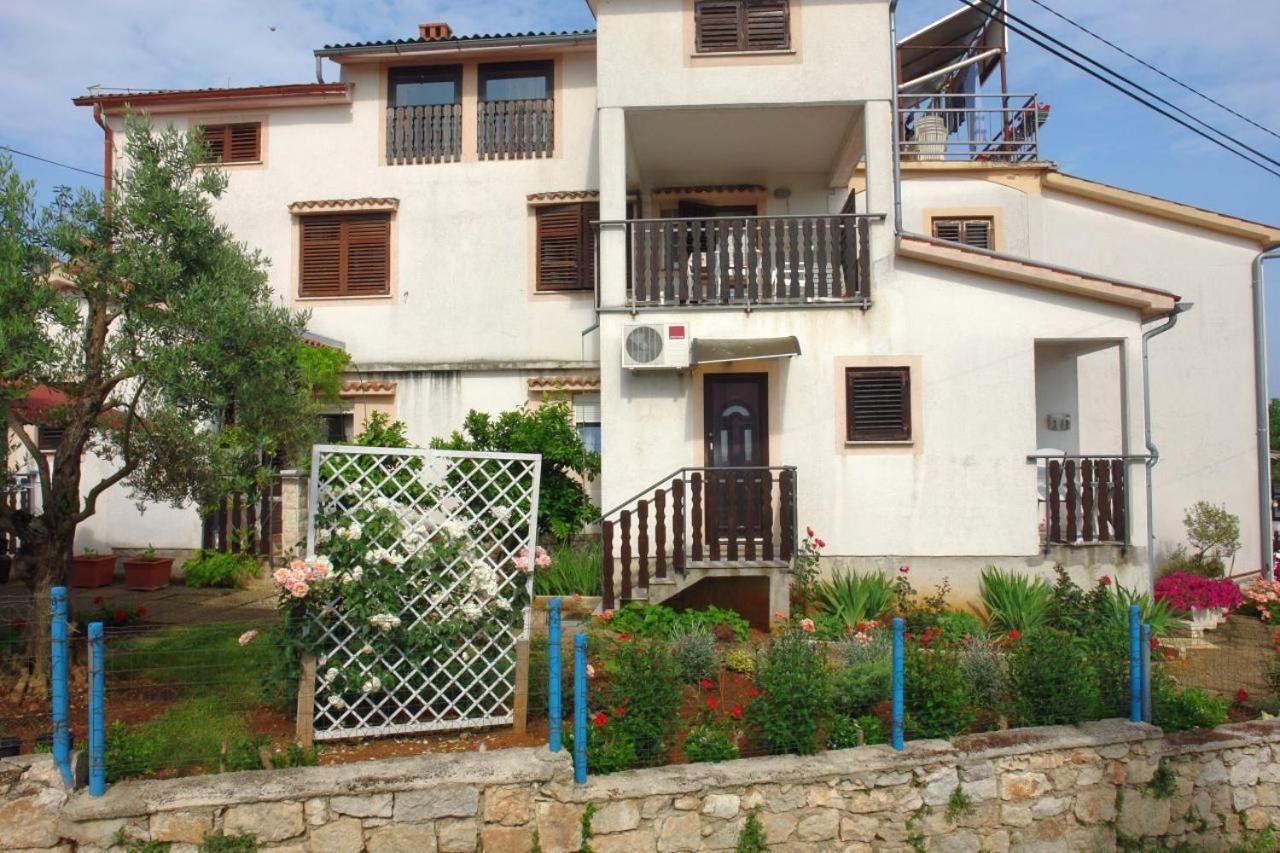 Apartmani Milokanovic Funtana Extérieur photo